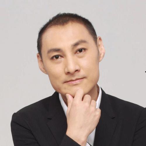 吕鹏照片个人资料,光影中的魅力人生